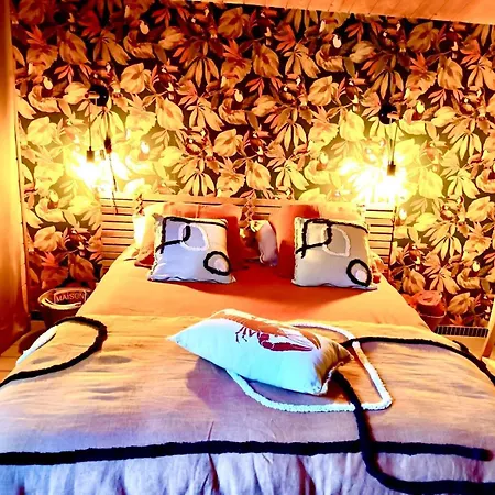 Cabane Romantique Climatisee Avec Piscine En Pleine Nature Pensionat Montignac (Gironde)