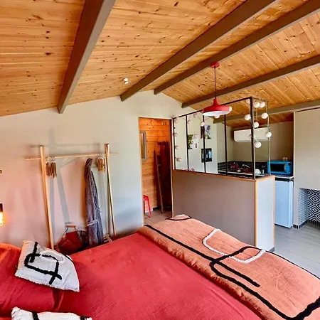 Pensionat Cabane Romantique Climatisee Avec Piscine En Pleine Nature Montignac (Gironde)